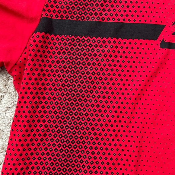 EUC Under Armour Red/Black Steph Curry SC HeatGear T-Shirt 1322799 Size 2XL - Picture 5 of 8